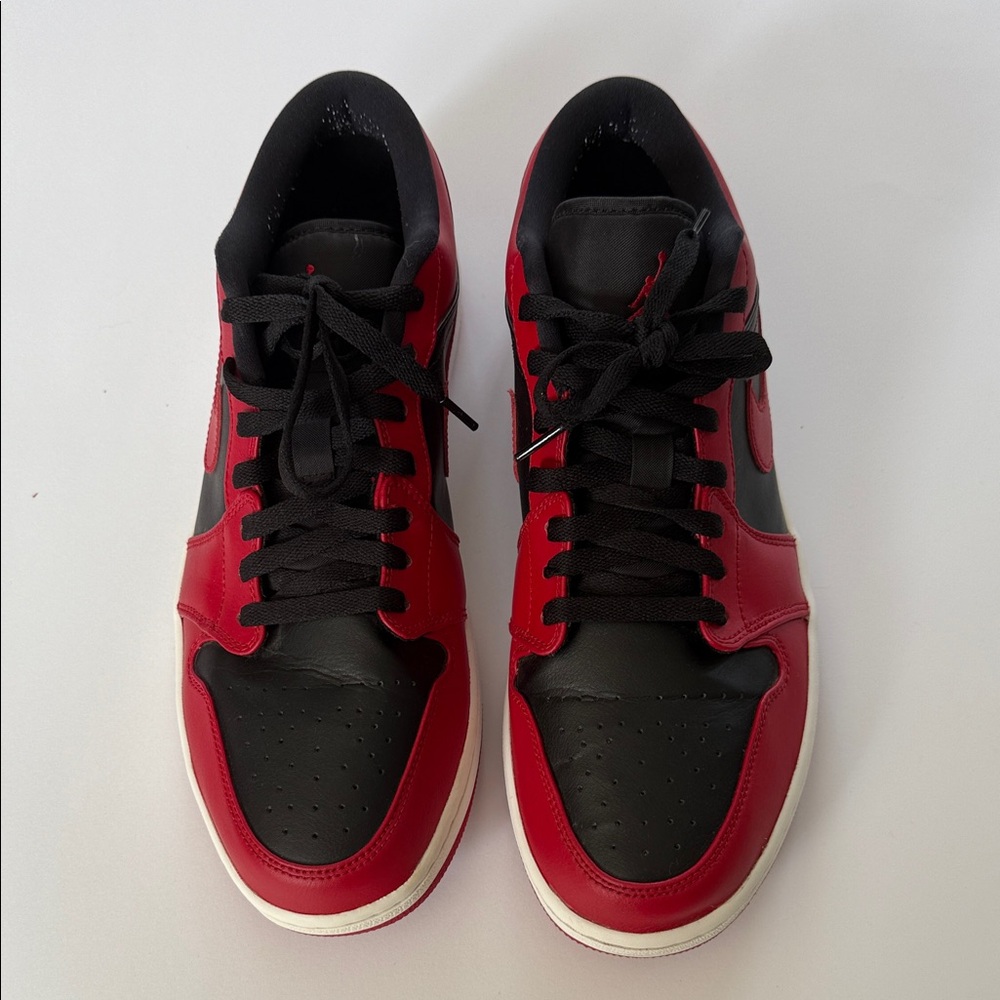Nike Men's Black and Red Sneakers